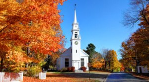 The Charming Small Town In New Hampshire That’s Perfect For A Fall Day Trip