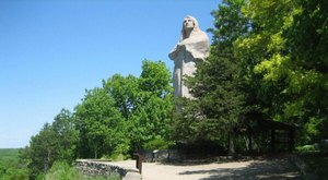 The Illinois Rock Statue Worth Driving Across The State To Explore