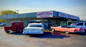 Tastee Treat Is An Old Fashioned Diner In Oklahoma That’s Been Serving Up Delicious Food For Decades