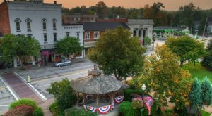 The Best Small Town Getaway In Ohio: Best Things To Do In Chagrin Falls