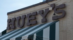Visit Huey’s, The Small Burger Joint In Tennessee That’s Been Around Since 1970