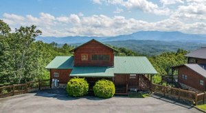 This Luxury Cabin Is The Best Home Base For Your Adventures In Tennessee’s Dollywood