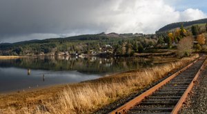 The Train Ride Through Oregon Countryside That Shows Off Fall Foliage