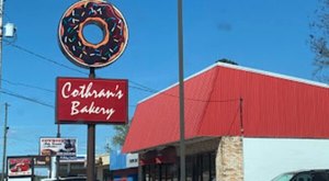 The Glazed Donuts From Cothran’s Bakery In Alabama Are So Good, They Practically Melt In Your Mouth