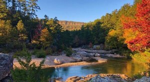 The Charming Small Town in Arkansas That’s Perfect For A Fall Day Trip