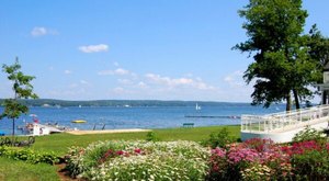 8 Gorgeous Lakes To Visit Around Buffalo This Summer