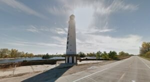 Linoma Lighthouse In Nebraska Just Might Be The Strangest Tourist Destination Yet