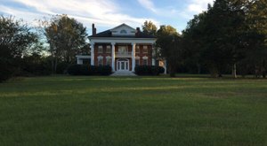 The Historic Alabama Farmhouse That Will Transport You Back In Time