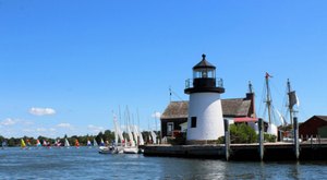 The Incredible Seaport Experience In Connecticut Where You’ll Tour A Historic Harbor