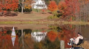 The Charming Small Town In Connecticut That’s Perfect For A Fall Day Trip