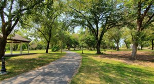 Explore A Little-Known Arboretum In This Oklahoma Country Town