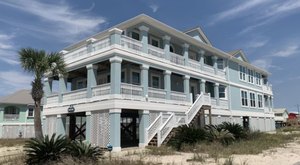 Stay Overnight At This Spectacularly Unconventional Beach House In Alabama